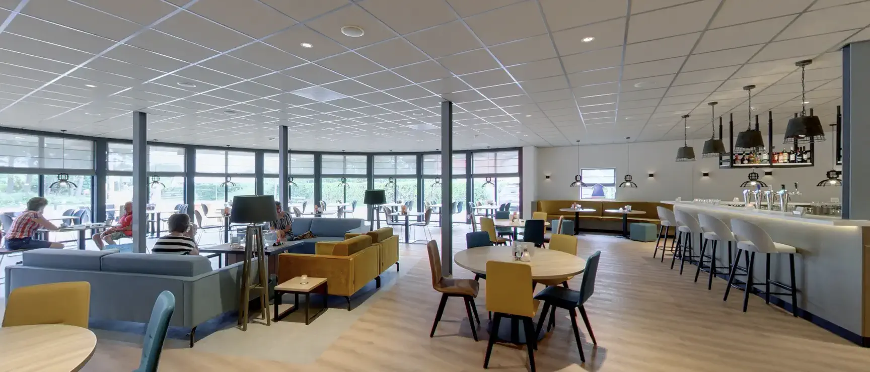 het restaurant van een vakantiepark in de virtuele tour