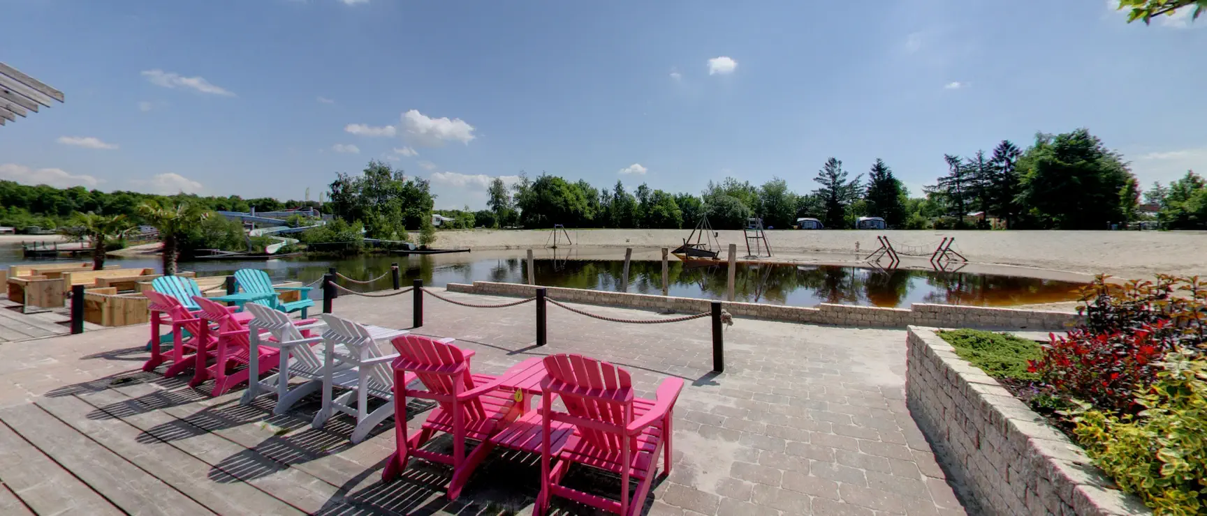 virtuele tour van het terras op een vakantiepark