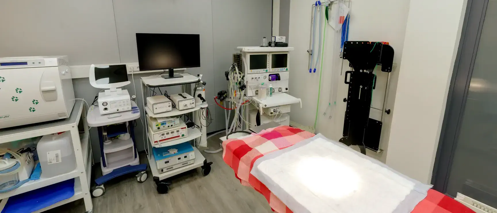 360°-foto van de operatiekamer in de virtuele tour van dierenkliniek de Streek